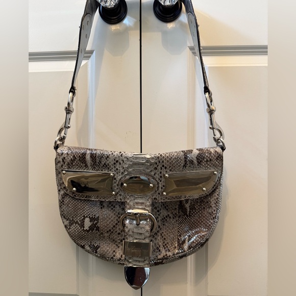 Authentic and Stunning Gucci Snakeskin Shoulder Bag - Picture 2 of 9